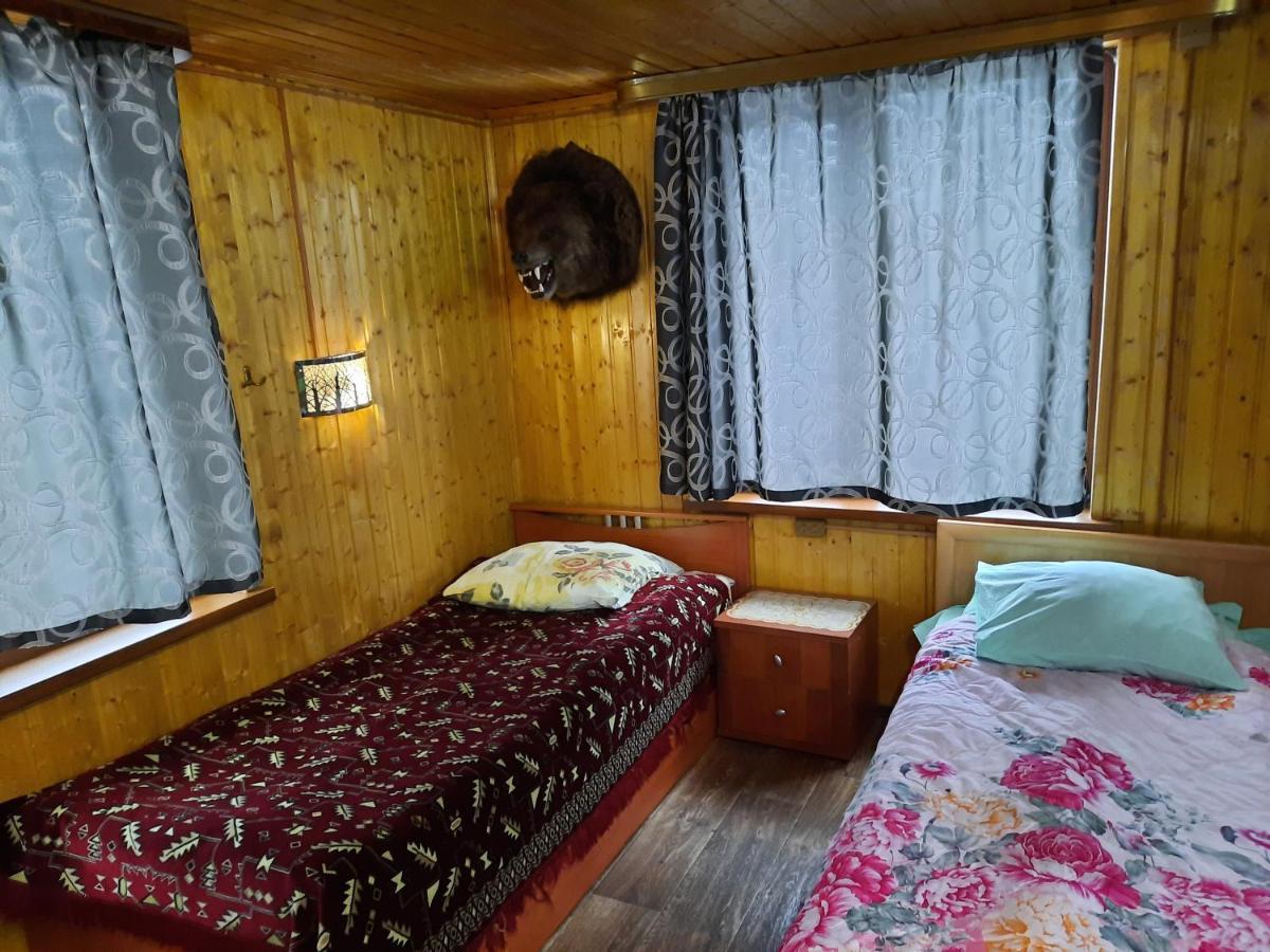 Kamchatskiy Stil' Hostel Jelizovo Buitenkant foto